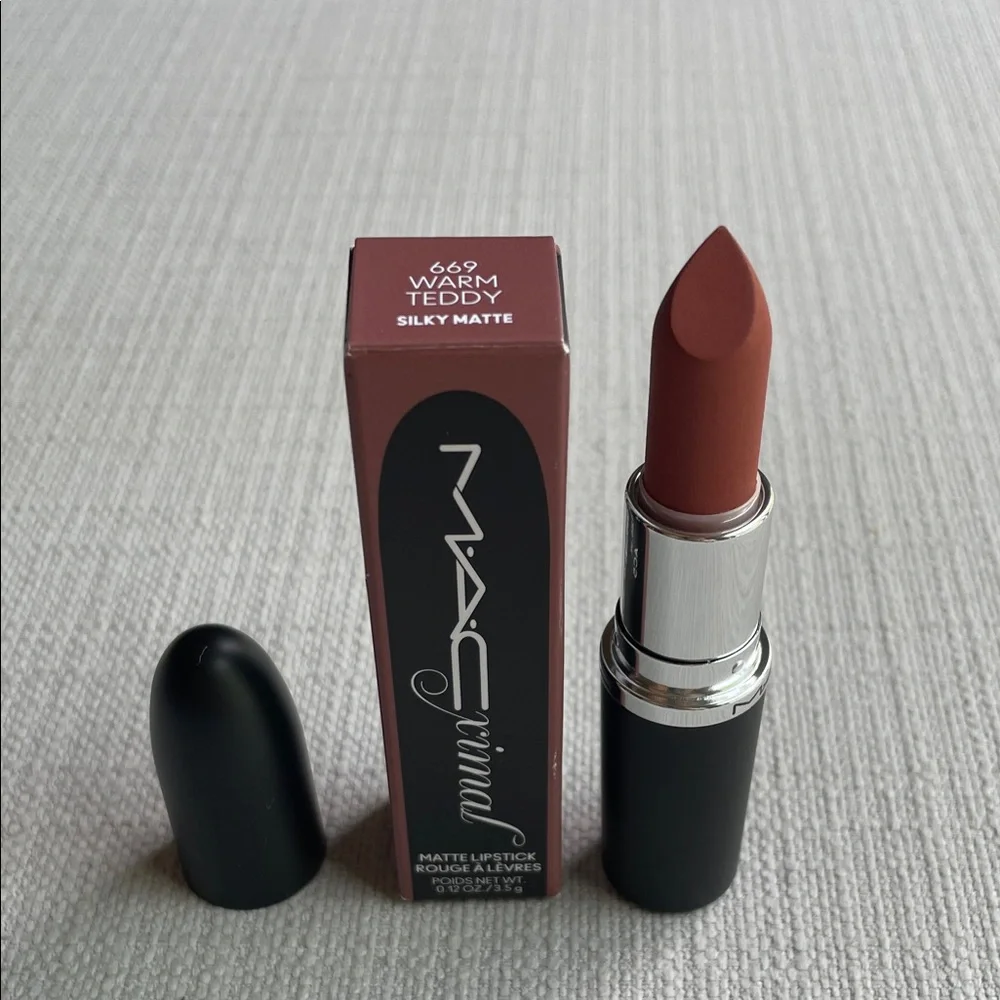 MAC Cosmetics 669 warm teddy silky matte Lipstick